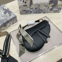 Handbagbright Light Matte Saddle Bags Women Luxurys 2022Designers Fashion Letter Schouder Hoge kwaliteit Echte lederen messenger tas Designer Crossebody Gift Box