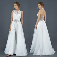 Halter Chiffon Stain Bridal Jumpsuit med Overskirt Train Modest Fairy Pärled Crystal Belt Beach Country Wedding Dress Jumpsuit258w
