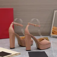 Najwyższej jakości sandały 2022 Buty dla kobiet czerwone dno wysokie obcasy seksowne spiczaste palce czerwona podeszwa 8cm 10 cm 12cm pompki buty ślubne buty nago czarne błyszczące 34-42