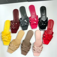 Women Tribute flache Sandalen Luxus Designerin Frau Pantoffeln echte Lederpool -Rutschen miteinander miteinander miteinander von Gurten Sommer Schuhe Flip Flops Mules Plus Size