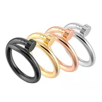 2022 Yeni 18K Altın Pırlanta Ücretsiz Tırnak Yüzüğü Moda Çift Aşk Yüzüğü Menwomen Klasik Marka Tasarımcı Yüzükleri Paslanmaz Çelik Takı
