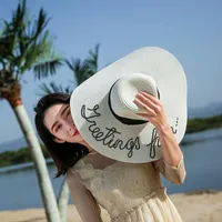 Chapeaux à bord large Luffy Straw Sun Hat Letter Femelle Femelle Feme Poldable Summer Vacation Protection plage