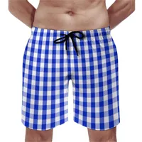 남자 반바지 파란색과 흰색 바둑판 보드 레트로 격자 무늬 정사각형 고전 바지 남자 프린트 플러스 사이즈 수영 트렁크 선물 아이디어