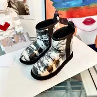 신발 패션 2021 Quality 여성의 인쇄 된 높은 상단 눈 부츠 PVC 재료 검은 고무 비 슬립 밑창 편안한 따뜻한 따뜻한 35-40