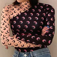 여자 티셔츠 디자이너 하이 목 바닥 셔츠 스티치 초승달 프린트 해양 달 3D 바디 수트 탄성 오버 프린트 티셔츠 2332
