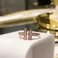 anillo con joyería de anillo de pareja de fritillaria insensible en diamantes
