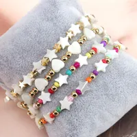Bracelets de charme 5pcs Blanc Star / Heart Shell Beads Bracelet Rainbow Perle pour femmes bijoux 2022 Girlfriend GiftCharm