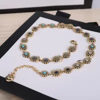 Ny designad choker vintage turkos daisy dubbel bokstäver kedja kvinnors armband dam mode blomma halsband designer smycken n018