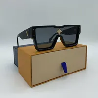 Sommerzyklon-Sonnenbrille für Männer und Frauen Stil Z1578W Anti-Ultraviolett Retro Plate Square Full Frame Mode Brille Brandneue Zufallsbox