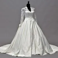 Vintage Kate Middleton långa ärmar Fall Wedding Dresses A-Line V-Neck Ivory Taffeta Appliques Peplum Bridal Gowns Robes de Ma204w