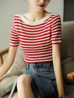 여자 스웨터 Tuangbiang Summer 2022 빨간 줄무늬 여성 풀버 슬래시 목 짧은 슬리브 니트 티셔츠 면적 탄력성 얇은 탑