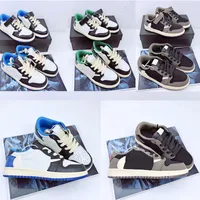 2022 Infantas 1s Sapatos infantis de basquete Kid Soaks Sneakers Tamanho do bebê médio 24-35