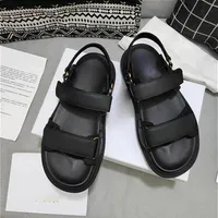 2021 luxurious Designers sandals Effortlessly Stylish Slides 2 Straps with Adjusted Gold Buckles Women Summer Calfskin Sandal Woma276z