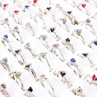 Qianbei 50pcs Set entiers lots mélangés en cristal brillant Rancs de ramines enfants Enfants Engagement Mariage Bridge Ring Bijout 201k