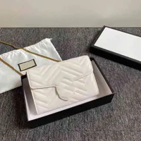 2020 Neue 3-teilige Set Luxurys Handtaschen Kettenumhängetaschen Designer Crossbody-Bag-Stil Frauen Handtaschen und Geldbeutel neuer Stil 18