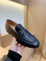MM Sapato de couro masculino de alta qualidade Autumn Sapatos novos Man Sapatos de vestido de tamanho grande preto Oxford Shoess para homens Zapatos de hombre 33