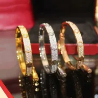 2022 Luxo Top Fine Marca Pure 925 Jóias de Prata Esterlina para Mulheres Facilidades Bloqueio Pulseira Completa Diamante Love Bangle Wedding Engageming Chave de Fenda Bracelete