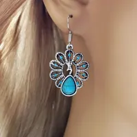 Bengelen kroonluchter retro peervormige turquoise pauw oorbellen mode overdreven Tibetaans verzilverde diamant hanger oorbellendangle da