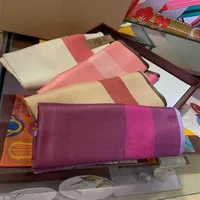 2019 Neuankömmlinge billige wintergraue purpurpurpurische rosa Blöcke 4 Farben Baumwolle lange Schal Männer Frauen große Schals mit Schachtel und 2662