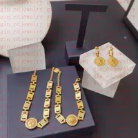 Fashion Designer Necklace V Letter Pendant Banshee Medusa Head 18K Gold Plated Womens VE1