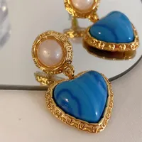 Stud Retro Earrings for Women in stile francese Ciondolo a cuore blu con Pearl Aros Charm Lady Gift Gioielli di lusso 20212373