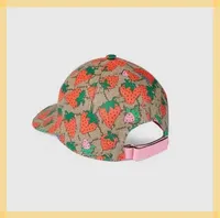 Lettre classique Casquettes de baseball imprimé de fraises Fémeaux Coton Coton Ajustement Skull Sport Golf Caps Ball Cactus Sun Hat 66 Curvé de haute qualité