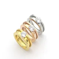 2022 Diseño Conjunto de diamantes extravagante de alta calidad Anillo de amor Gold Silver Rose acero inoxidable Anillos de la moda Women Wedding Jewe210y