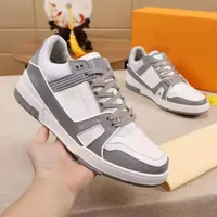 Lyxkvalitetsdesigner av högsta kvalitet Men Casual Shoes Denim Trainers Low Cut Sneakers Trainer Orange White Sneakers Plus Size With Box No401