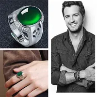 Anel de jade oval verde vintage para homens acessórios de engajamento Top Grau 925 Silver Macho Ring de dedão Coupa oca ajustável Bijou H220414