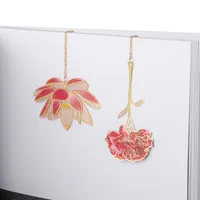 ブックマーク1個のメタル中国風のヴィンテージクリエイティブロータスの花ローズリーフ静脈中空ペンダントアプリコットギフト