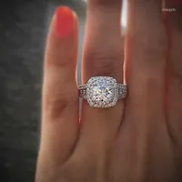 Pierścienie klastra Białe złote pierścionek z brylantem dla kobiet kwadrat Anillos Bizuteria ślubna Bague Diamant Clear Topaz Fine Jewelry Girlcluster Rita2