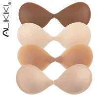 Matt silikon Push Up BH Invisible Nipple Covers Reable Lift Boob Tape Frontless Bra Adhesive Chest Sticker Cover for Women H220511