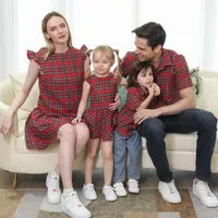 Günlük Elbiseler 2022 Aile Eşleştirme Kıyafetler Kırmızı Ekose Giyim Suit Baba Erkek Gömlek Mommy ve Me Tops Bak