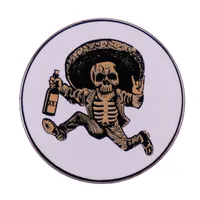 يوم بوسادا من Dead Outlaw Classic Pin Skull Drink Brooch Funny Gothic Badge Jewelry Decoration