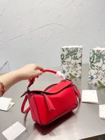 Sacca di designer di alta qualit￠ Modella geometrica sacca a tracolla borse da donna per borsette per borsette fatte in materiale per la pelle di mucca