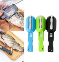 2 In 1 Plastic Fishing Scale Brush Built-in Fish Cutter Fish Skin-Brush Scraping Fast Remove Fish-Knife Cleaning Scaler Scraper