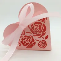 100 stücke Laser Cut Herz Hohl Rose Blumen Pralinenschachtel Pralinen Boxen Mit Band Für Hochzeit Baby Shower Favor Geschenk