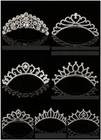 2021 Модные 10 Стили Дешевые сияющие горный хрусталь Crown Girls 'Bride Tiaras Мода Короны Bridal Аксессуары для свадебного события