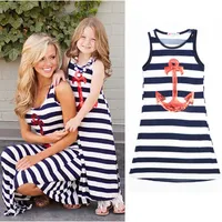 2016年の親子家族のドレス青と白の縞模様のボートアンカードレス母と娘の衣装ベストビーチドレス送料無料