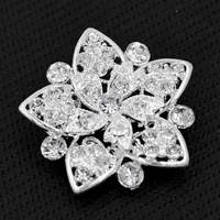 Luxe Bright Silver Tone Clear Tsjechische kristallen Gedetailleerde bloem broche voor bruiloft vrouwen kleding sieraden pins elegante diamante bakken