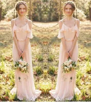 2019 Bohemian Bridesmaid Dresses for Wedding Backless Billiga Beach Chiffon Country Maid of Honor Dress New Arrival Spaghetti Strap Party Gown