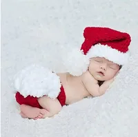 2pcs/Set Neugeborene Kleidungsstücke Fotografie Requisiten Baby Häkelknit Weihnachtsmütze und Hosenanzug süßes handgefertigtes Kostüm