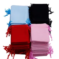 Envío gratis 200 unids 7x9 cm Velvet Drawstring Pouch Bag Jewelry Bag Christmas Wedding Gift Bag Negro Rojo Rosa Azul Joyería Embalaje Display