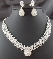 2017 Luxus Braut Zubehör tropfenförmige Halskette Ohrringe Zubehör Hochzeit Schmuck Sets Günstige Mode-stil Heißer Verkauf aus China billig