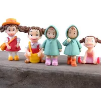 かわいい漫画の女の子の置物の妖精の庭のミニチュアのGnomes Moss Terriums樹脂製の樹脂工芸品