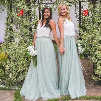 2019 Bohemian Country Bridesmaid Dresses Billiga Vit Top Mint Sage Tulle Skirt Två stycken Maid of Honor Dresses Gowns for Wedding Guest