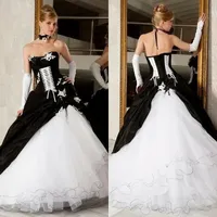 Vintage Svart och Vit Bullklänningar Bröllopsklänningar 2019 Hot Sale Backless Corset Victorian Gothic Plus Size Bröllop Bröllopklänningar Billiga