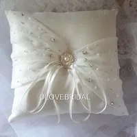Elegante Branco Marfim De Cetim Organza Bridal Ring Pillow com Delicate Crystal Beadings Cerimônia De Casamento Anel Almofadas com Fitas de Alta Qualidade