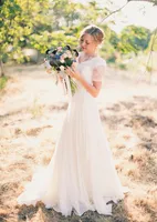 A-Line Chiffon Lace Beach Modest Bröllopsklänningar Korta ärmar V Neck Billiga Simple Spring Garden Wedding Party Informal Bridal Gowns