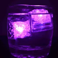 Yanıp sönen Buz Küpü Mini Romantik Aydınlık LED Işık Yapay Blok Düğün Dekor Malzemeleri Fabrika Doğrudan Satış 0 98bq FB